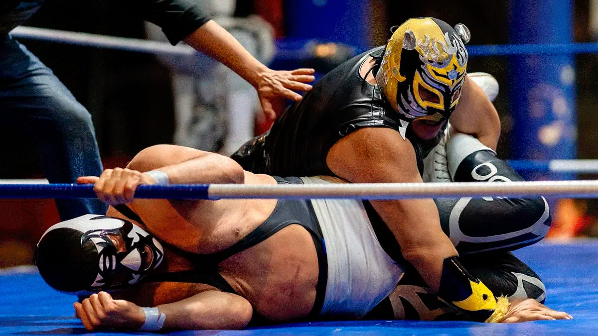 Rey Pantera es leyenda viva de la lucha libre xalapeña que sigue activo tras 41 años en el ring