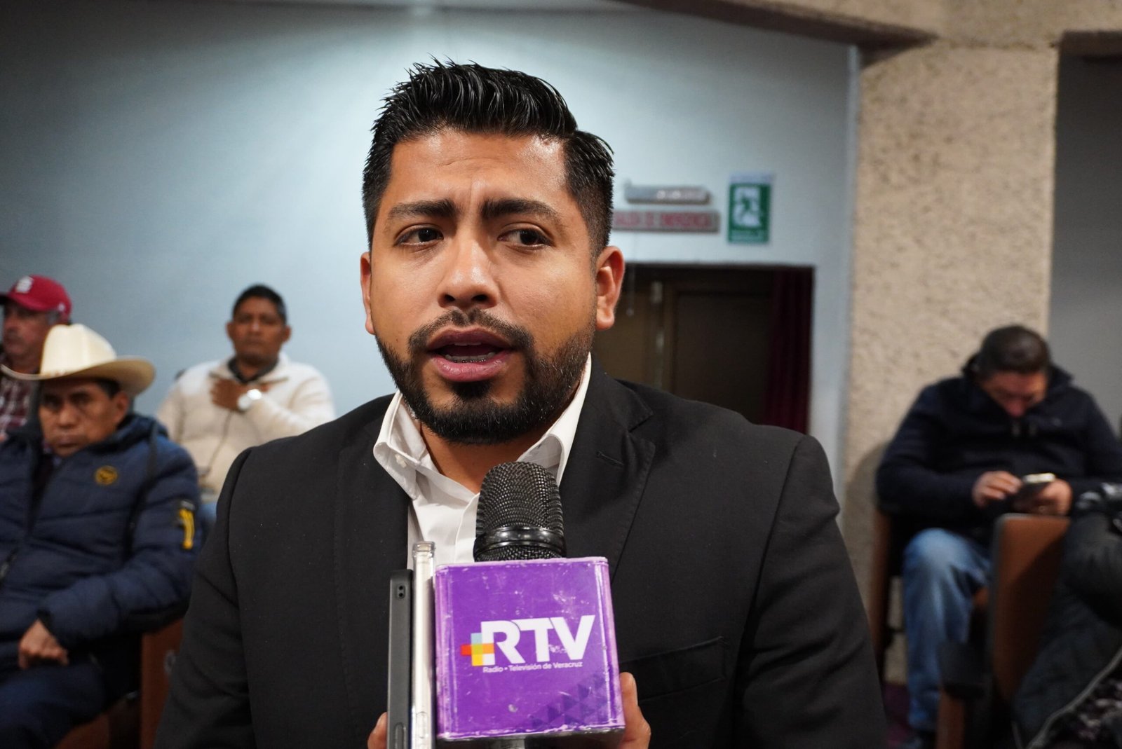 Diputado lamenta faltas de legisladores a sesiones del Congreso Local