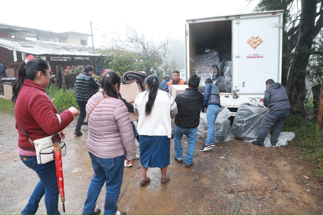 Abrigando Corazones concluye su campaña en Yecuatla y Chiconquiaco con 5 mil 785 apoyos