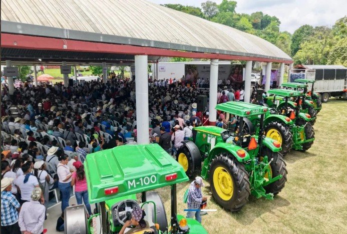  «Mecanización Agrícola: Rocío Nahle impulsa el campo con drones y tractores gratuitos»